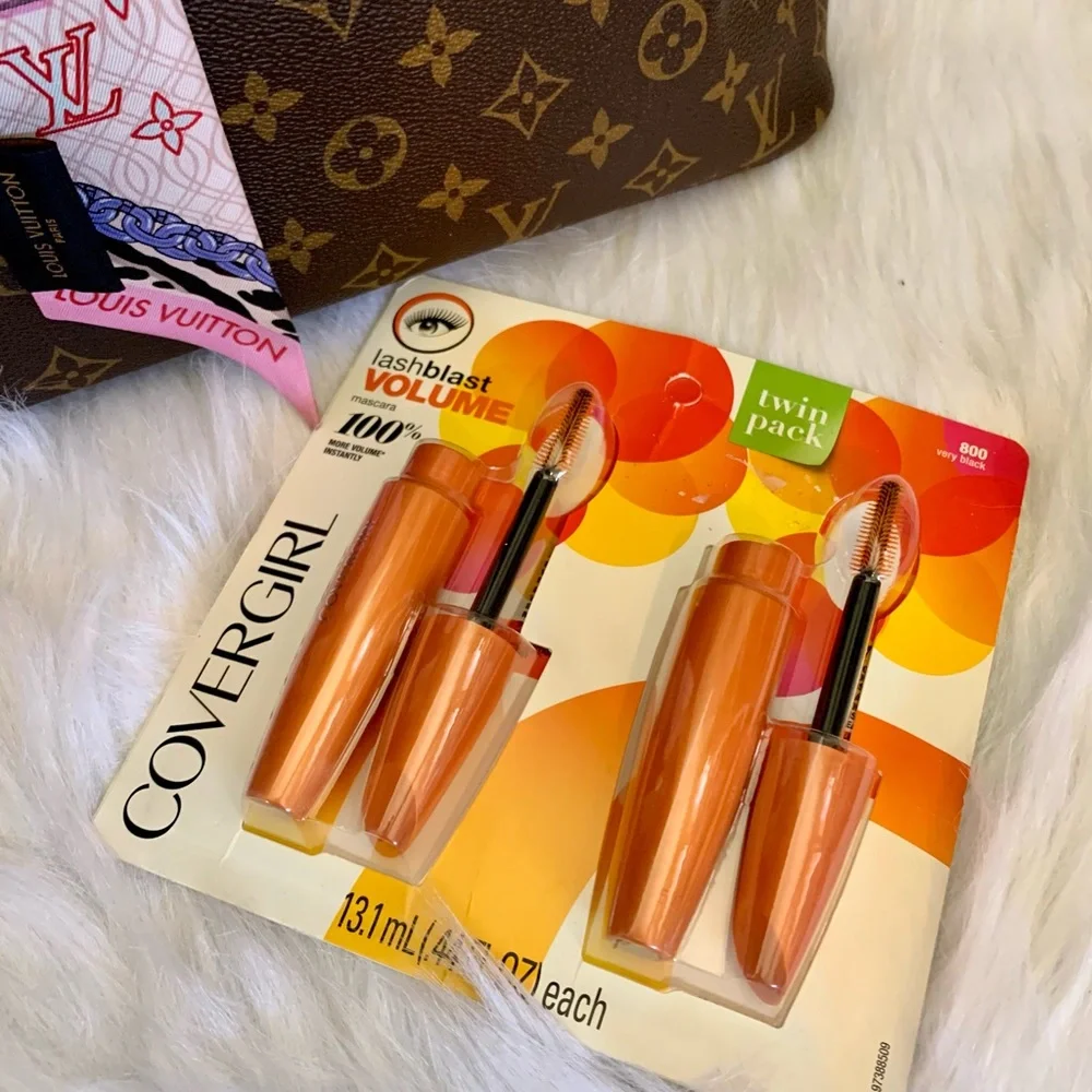 NEW Covergirl LashBlast Volume Mascara (2)‎